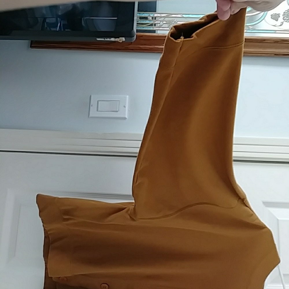 Top - Picture 2 of 3